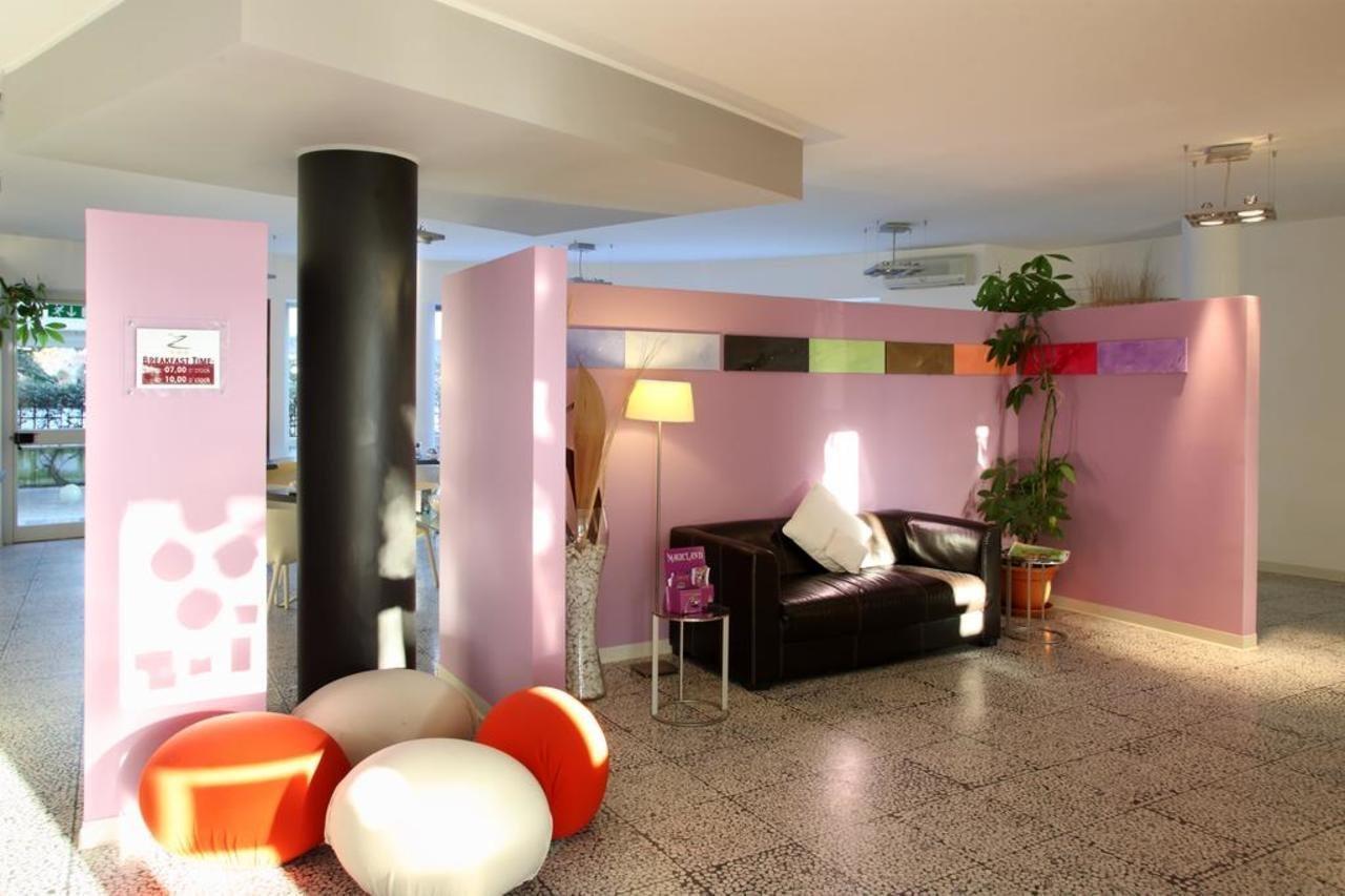 Hotel Zeffiro Сабаудиа Екстериор снимка