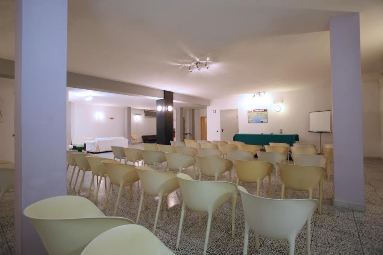 Hotel Zeffiro Сабаудиа Екстериор снимка