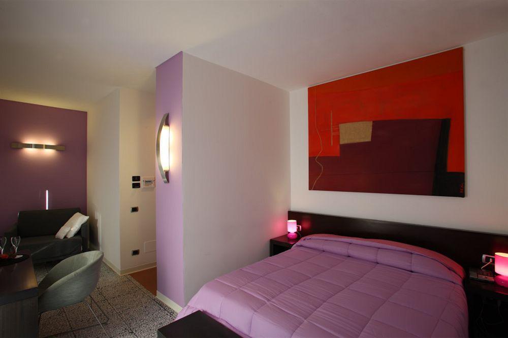 Hotel Zeffiro Сабаудиа Екстериор снимка