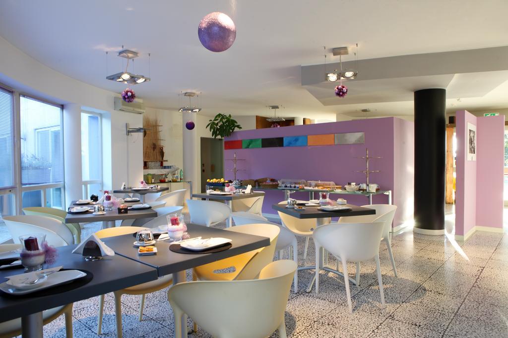 Hotel Zeffiro Сабаудиа Екстериор снимка
